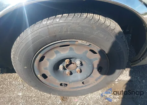 2004 Mercury Grand Marquis Gs z USA, uszkodzony, nr VIN 2MEFM74W64X625210